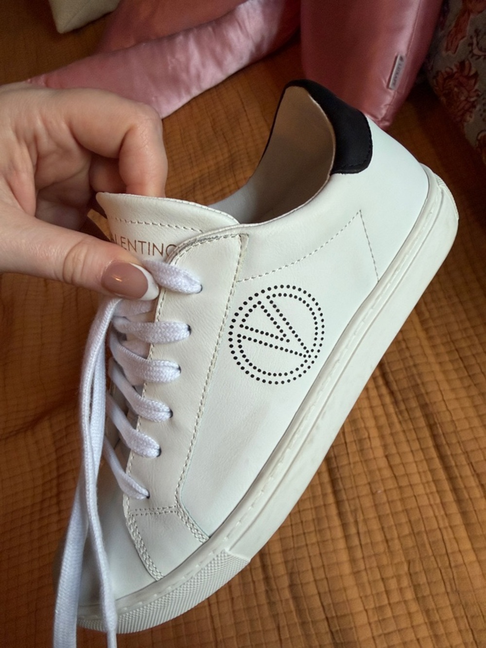 Valentino White Leather Women's Sneakers - Picture 3 of 11